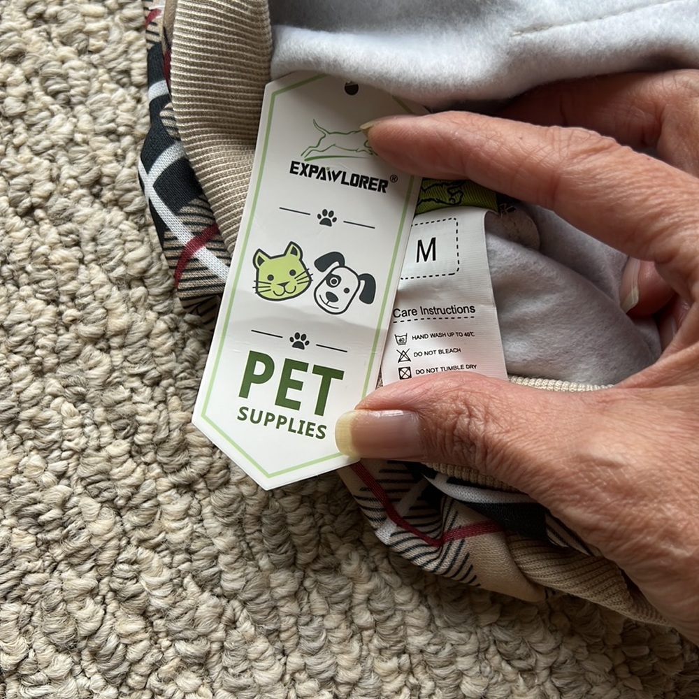 Dog sweater size Med - Picture 5 of 5